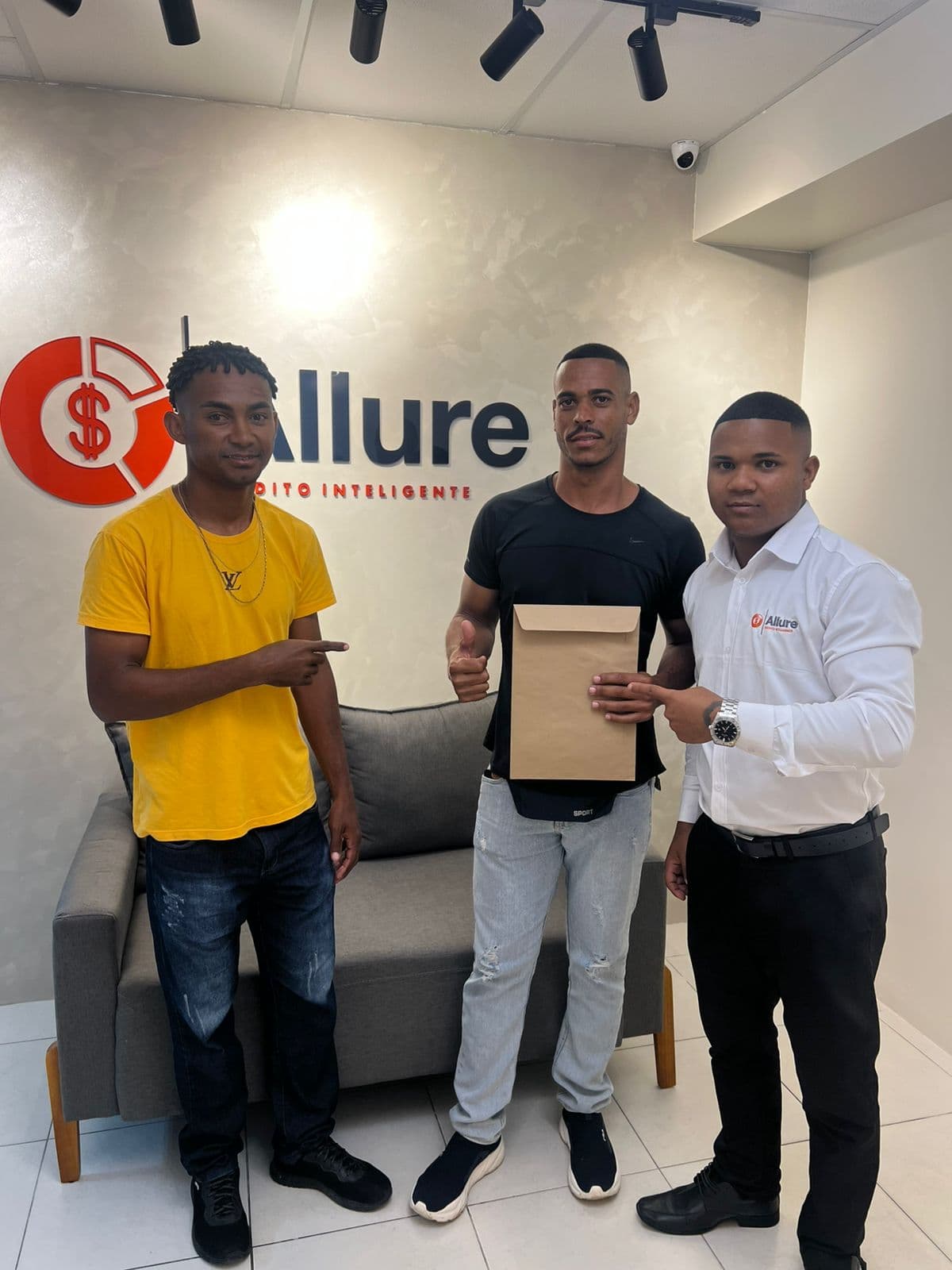 Cliente contemplado Allure
