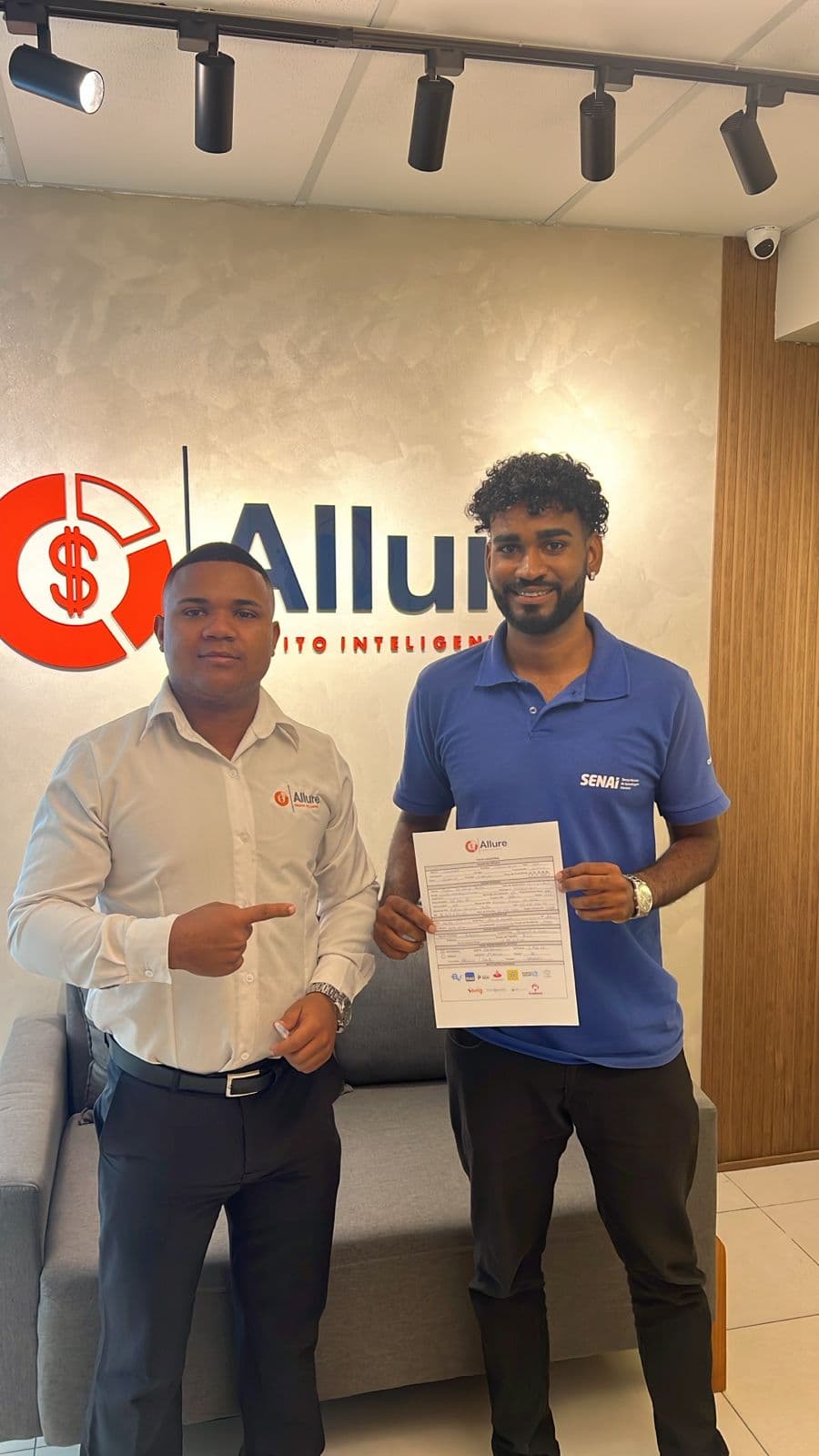 Cliente contemplado Allure