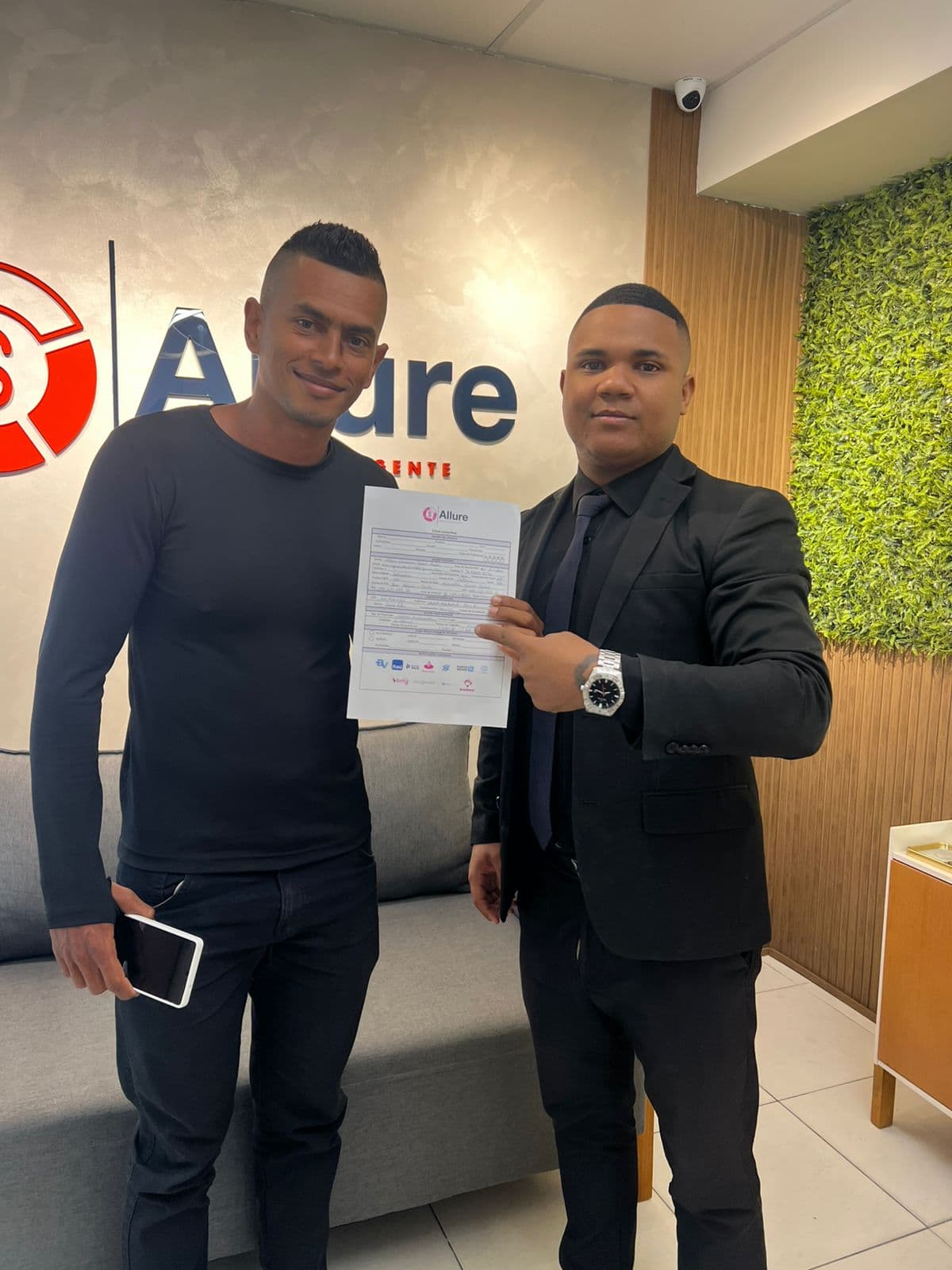 Cliente contemplado Allure